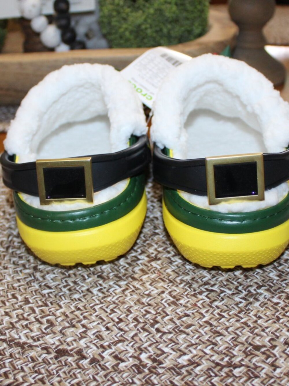 NWT Women's fur lined ELF Crocs women's size 10. SUPER CUTE AND FUN! - Picture 7 of 11